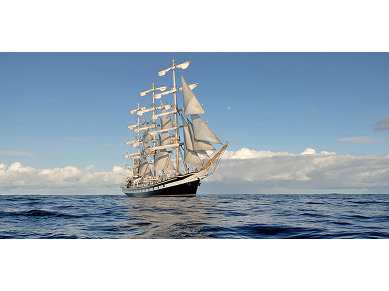 Яхта в море 2358