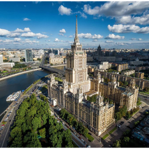 Над Москвой