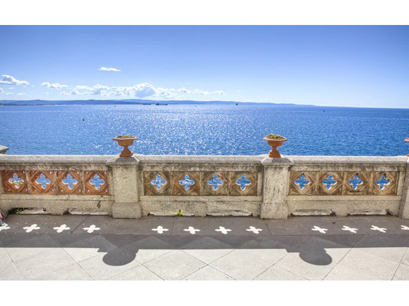 Балкон с видом на море 5100