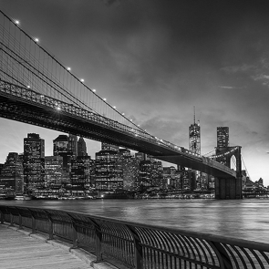 Черно-белый мост в Нью-Йорке